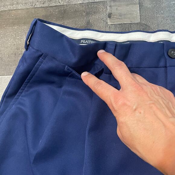 PGA Tour Men’s Athletic Shorts Navy Pleated Front Golf Size 38 - Picture 9 of 12